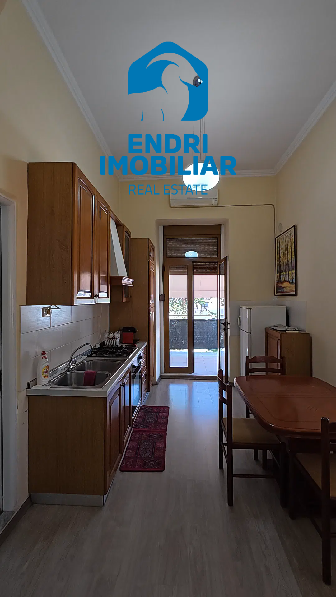 Shitet Apartament 1+1