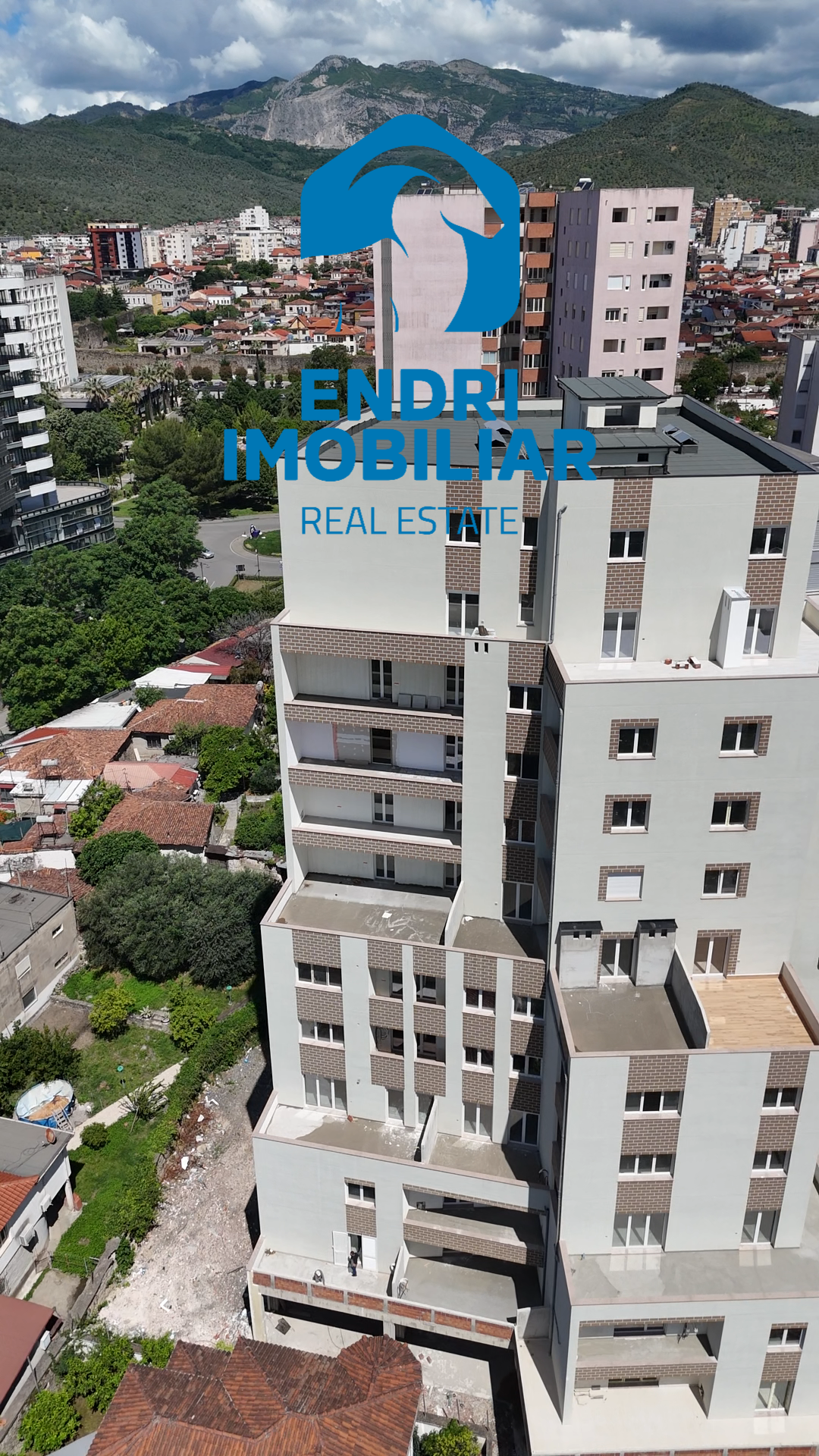 Shitet Apartament luksoz